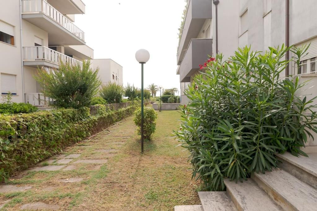 Appartamento Incantevole 2 Fronte Mare Villa Rosa Di Martinsicuro エクステリア 写真